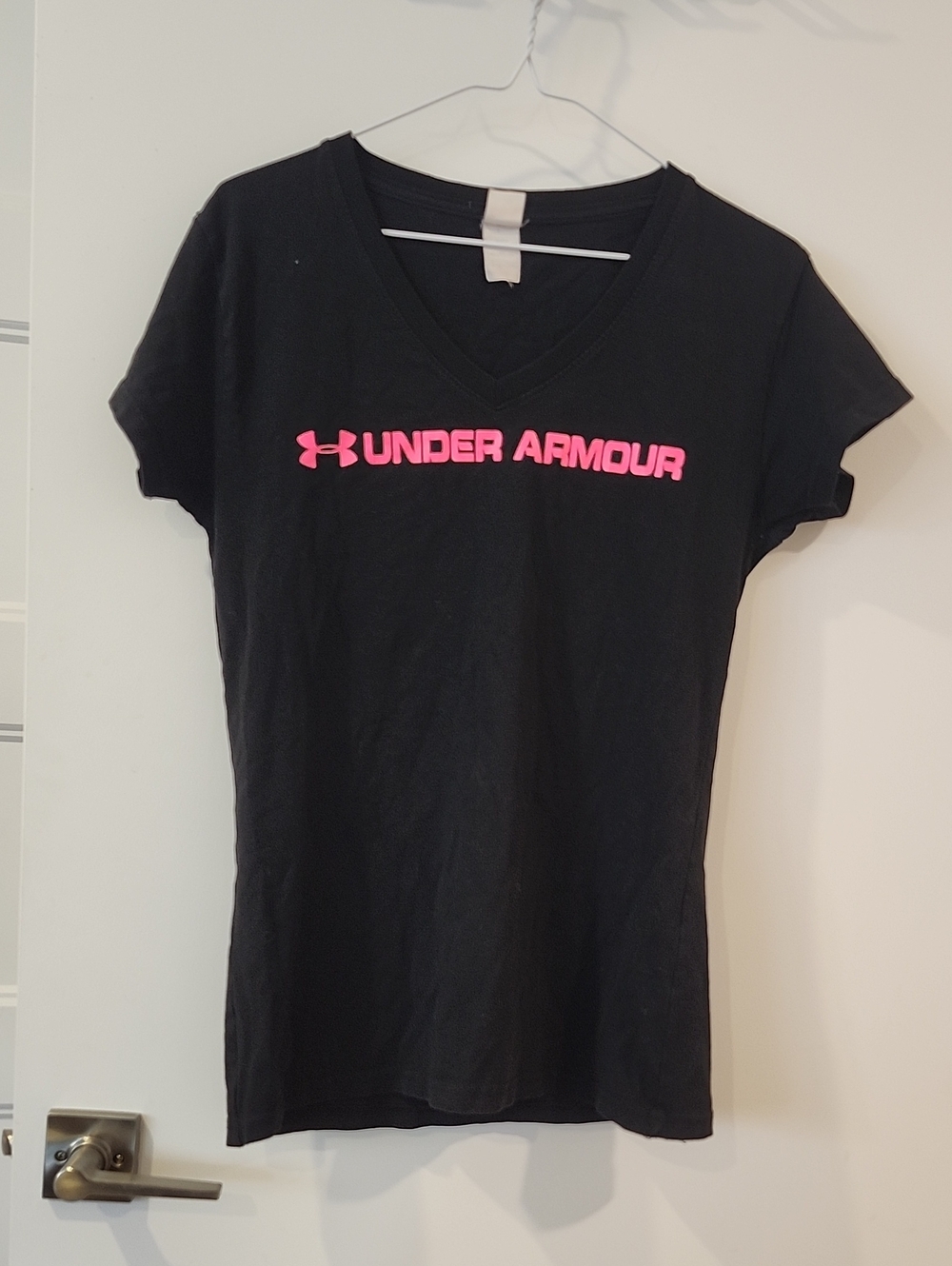 P2P 18" Under Armour Women's Black V-Neck Logo Tee with Pink Graphic